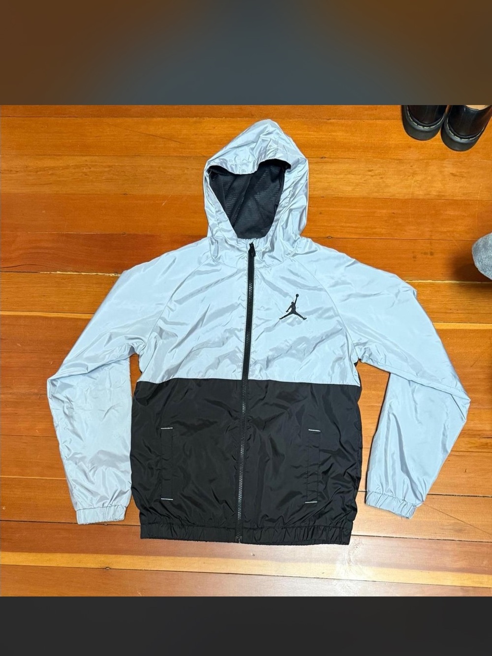 Nike Jordan windbreaker jacket - grey/black. Boys Size Large